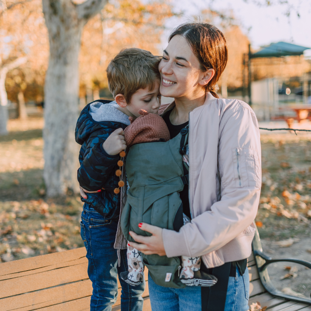 Babywearing: 5 Benefits and Options